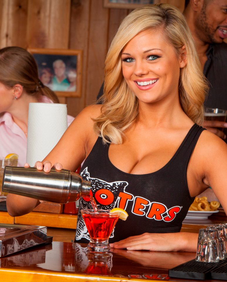 Hooters Girl