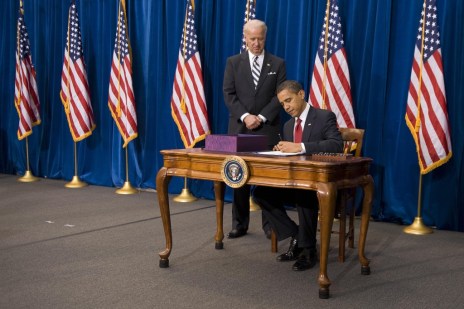 obama-signs-the-american-recovery-and-reinvestment-act-of-2009