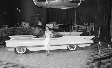 1954-lincoln-futura
