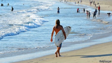 surfing-at-venice-beach