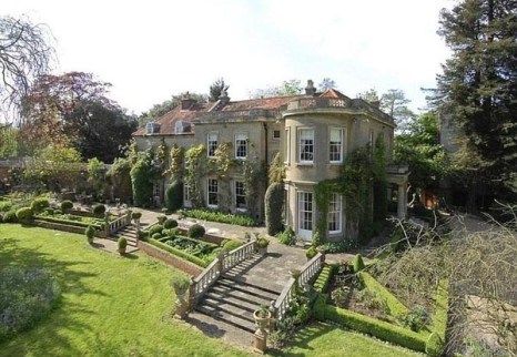 george-clooney-and-amal-alamuddins-english-country-house