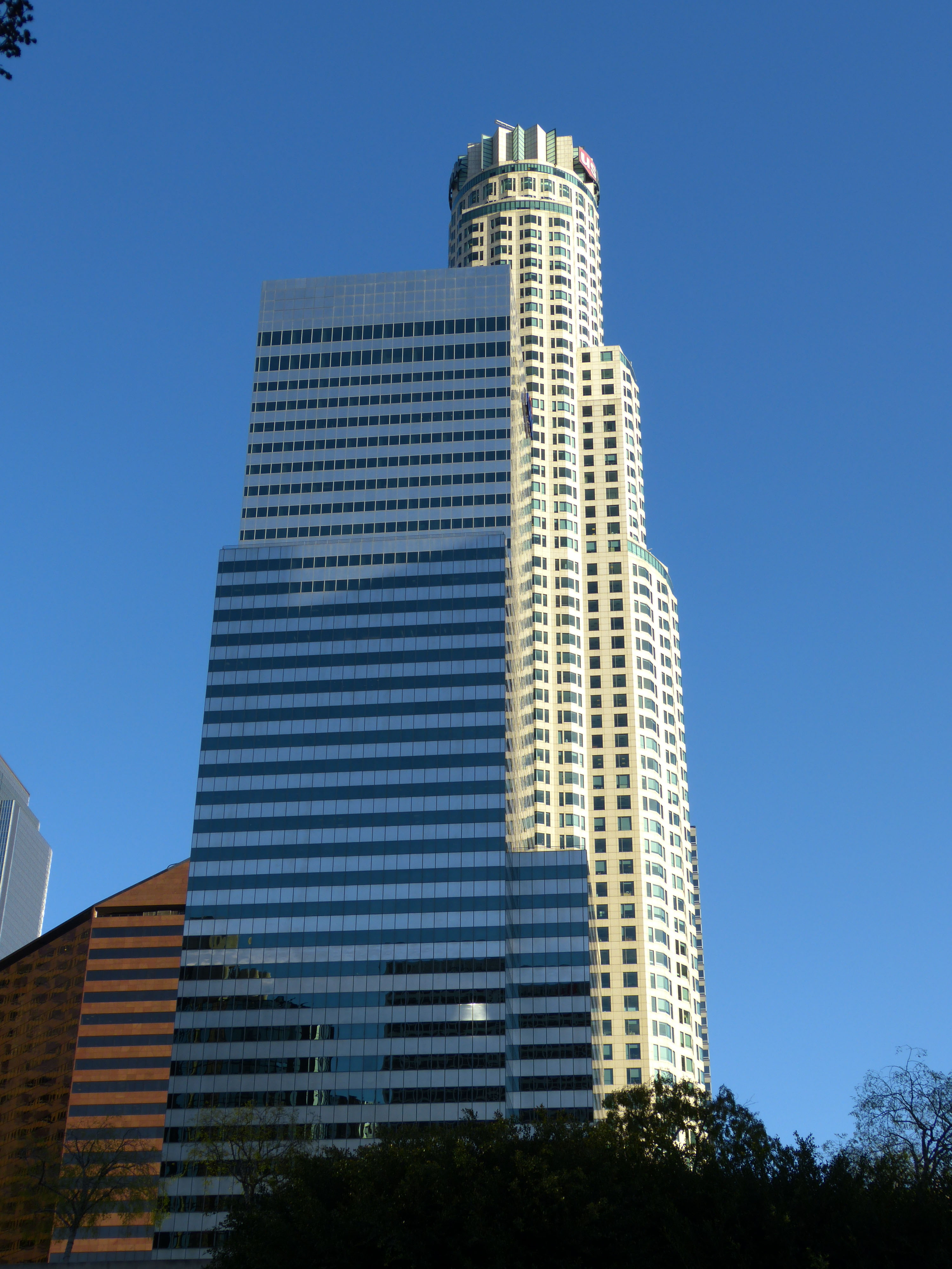 US US Bank Bldg from 5th and Figueroa Street
